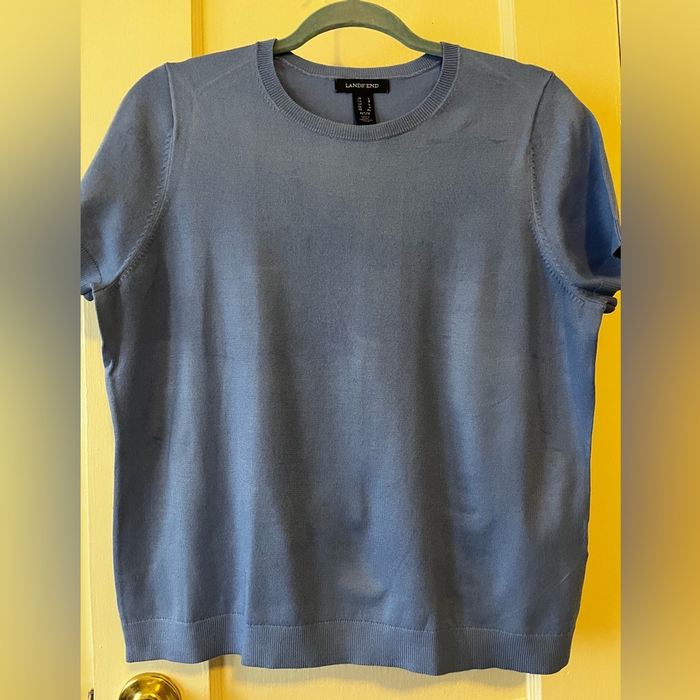 New without tags Land’s End crew neck short sleeve knit sweater